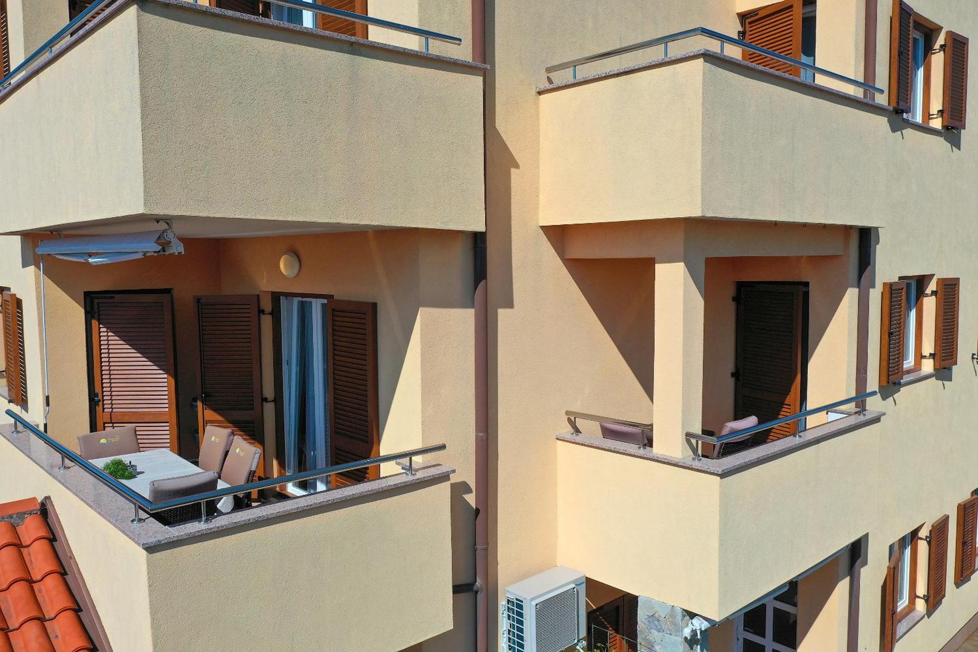 Apartments Omanovic Čižići Bagian luar foto