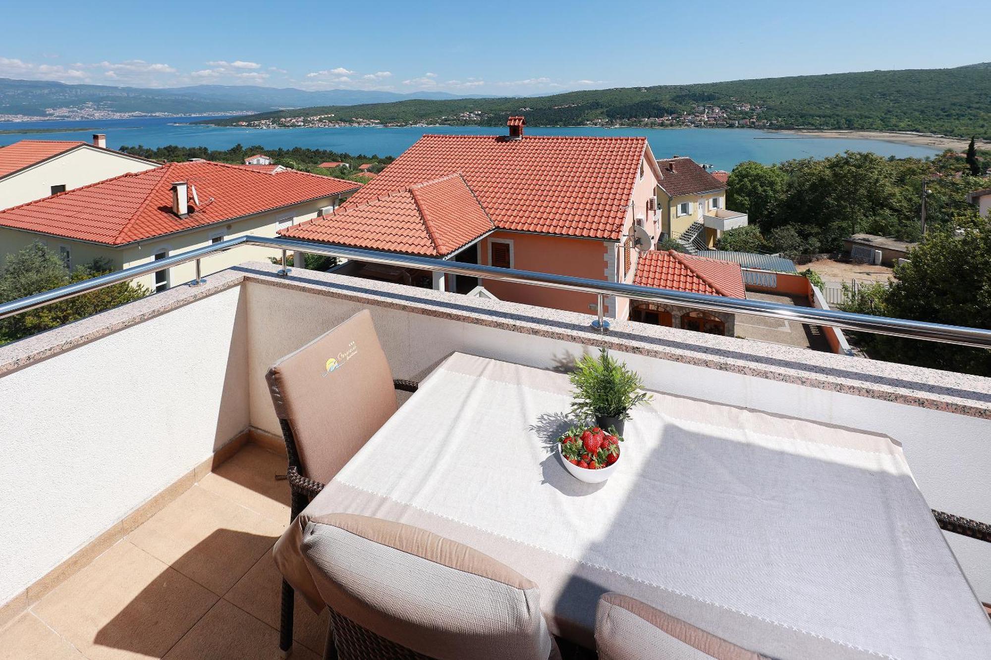 Apartments Omanovic Čižići Bagian luar foto